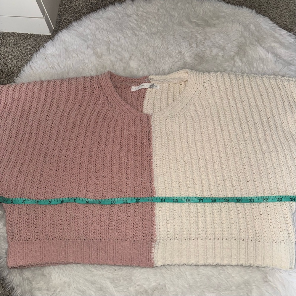 Altar’d State Pink and Cream Block Knit Sweater Size S - Picture 5 of 5
